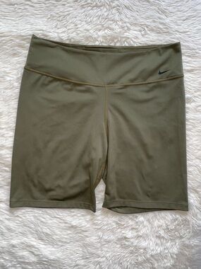 Nike dri fit olive green biker shorts women’s XL workout bike short 7” inseam